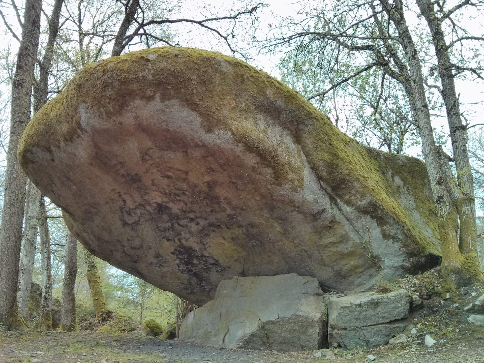 La roche penchée